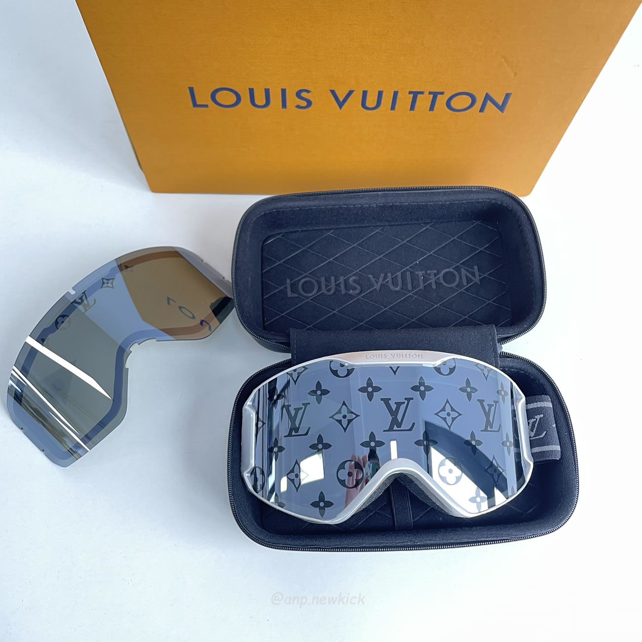 Louis Vuitton Lv Ski Mask Yellow Blue Black Pink Silvery White (16) - newkick.vip